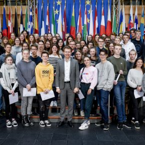 Die Gruppe mit dem Europaabgeordneten Daniel Caspary MdEP (CDU) im Europäischen Parlament in Straßburg (Copyright: Europäische Union 2019)