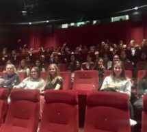 Spanisch-Klassen der Oberstufe besuchen „el cine español“